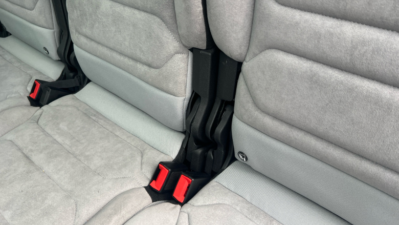 Citroen C5 Aircross 1.2 Hybrid 136 E-series 5dr e-DCS6 Petrol Hatchback